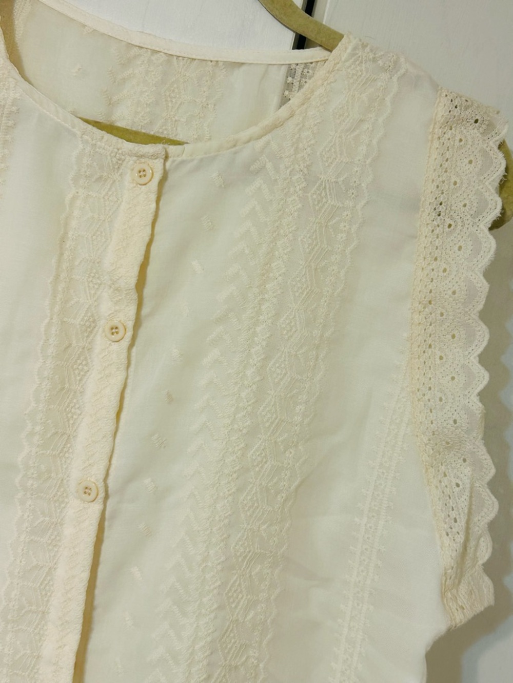 SHEIN Cream Lace-Trim Button Front Blouse - Picture 4 of 6